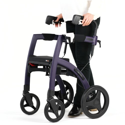 Bekerhouder bevestigd aan het frame van een Rollz Motion rollator